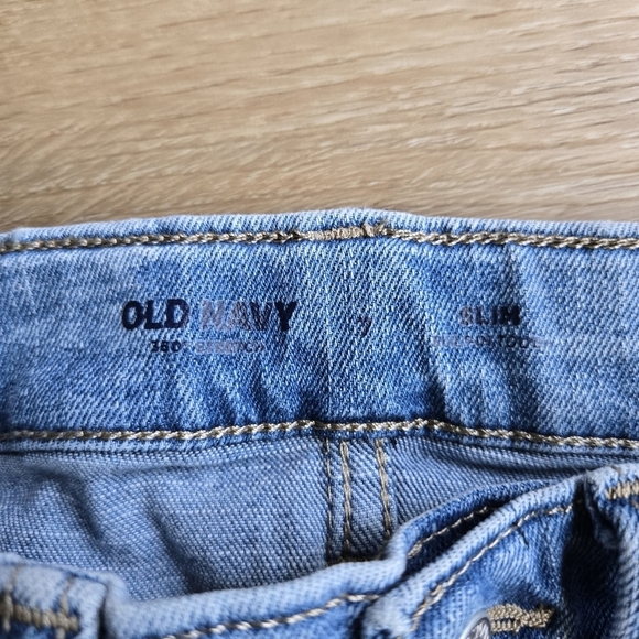 Kids size 7 Light Wash Distressed Old Navy Straight Leg Slim 360 Jeans EUC - Picture 6 of 10